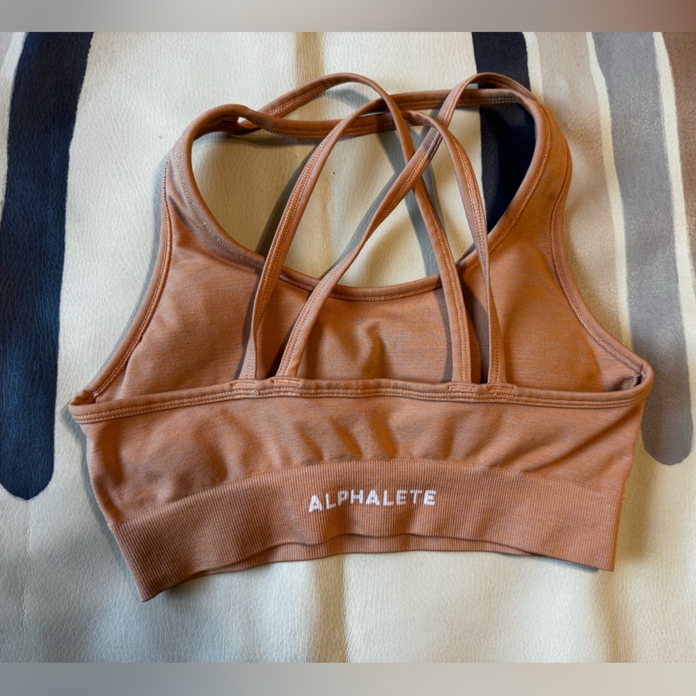 Alphalete Woman's Sz xS Tan Clay Revival Sports Bra Padding Gym Yoga